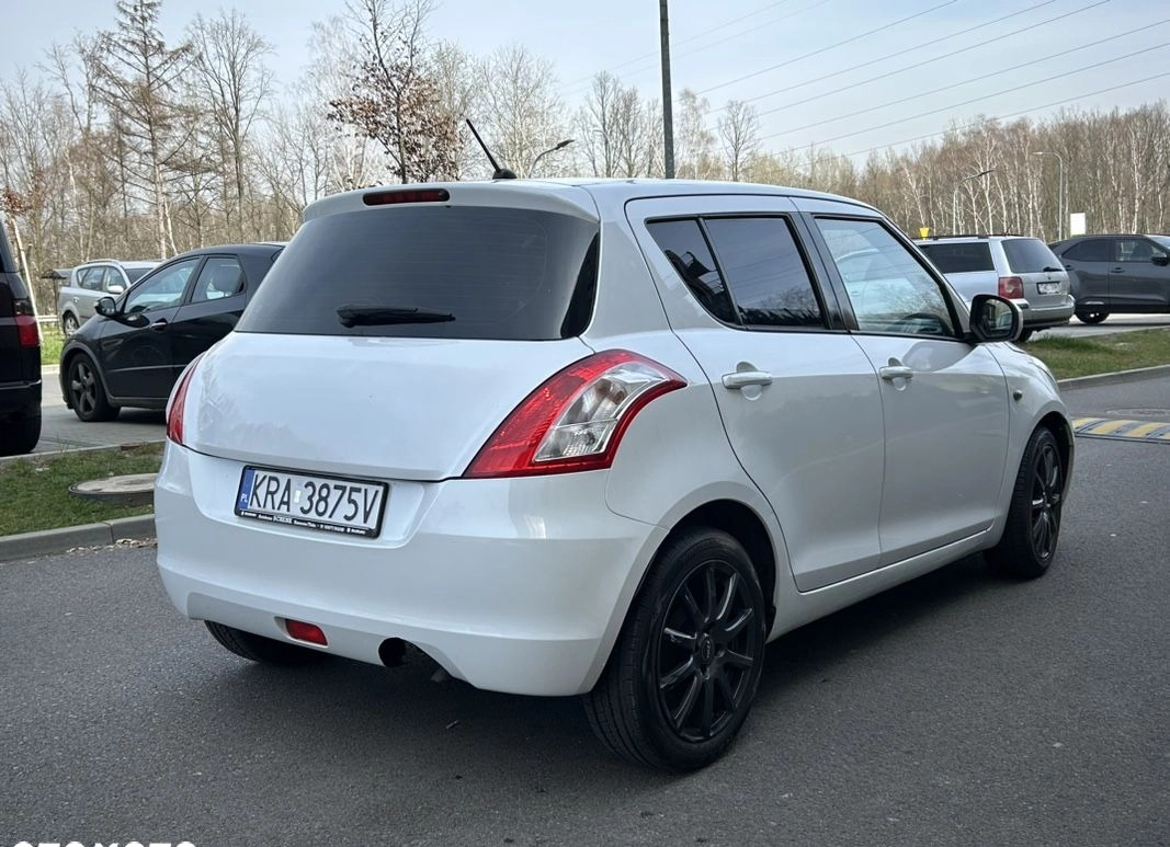 Suzuki Swift cena 27900 przebieg: 154000, rok produkcji 2016 z Katowice małe 191